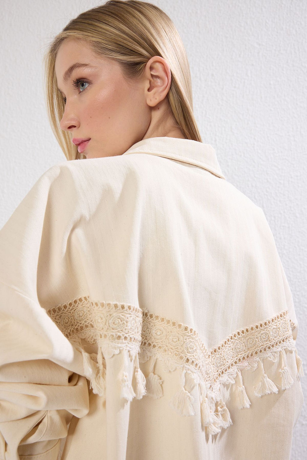 Bej S?rt? Dantel Detayl? Cepli Regular Gabardin Ceket TWOSS25CE00036 - Trendyolmilla фото 4