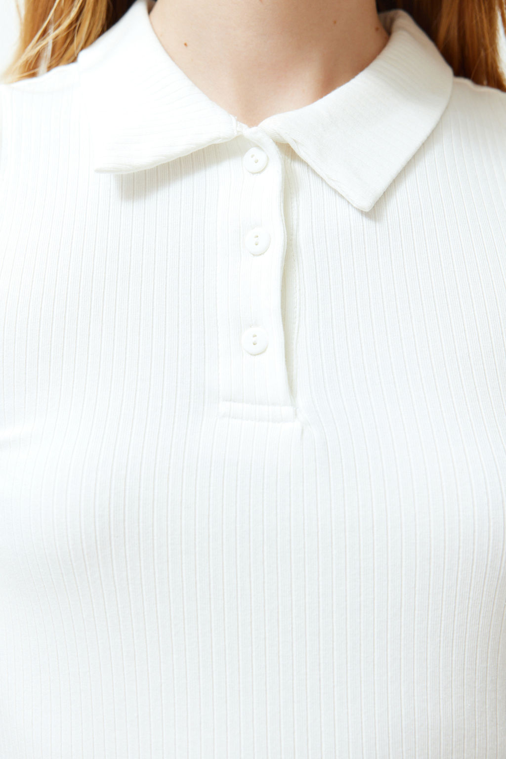 Trendyolmilla Ekru Dugmeli Polo Yaka S?f?r Kol Fitilli Esnek Orme Bluz TWOSS24BZ00100