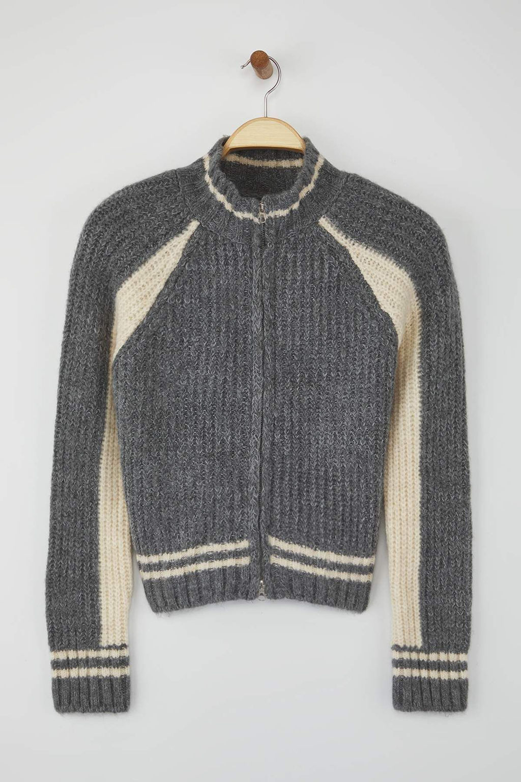 Gri Yumusak Dokulu Fermuarl? Triko H?rka TWOAW26HI00154