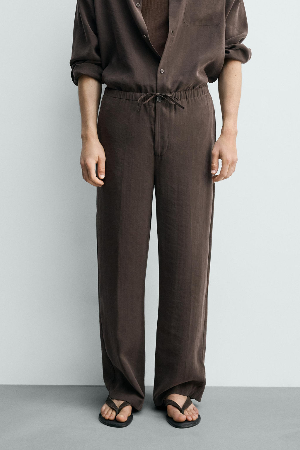 PANTAL?N FLUIDO RELAXED FIT / Marr?n - Zara фото 2