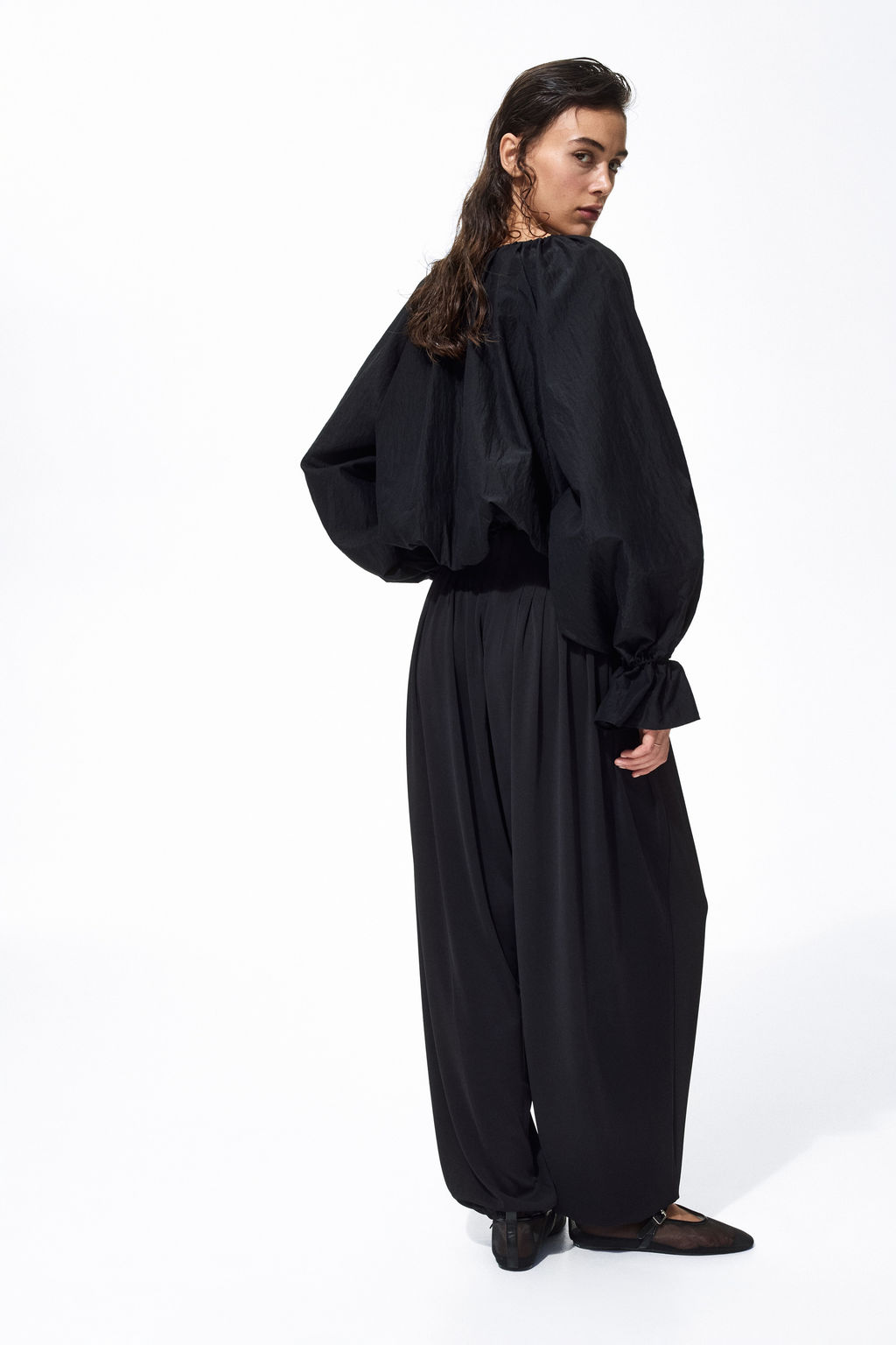 Pantal?n plisado con perneras barrel - H&m фото 4