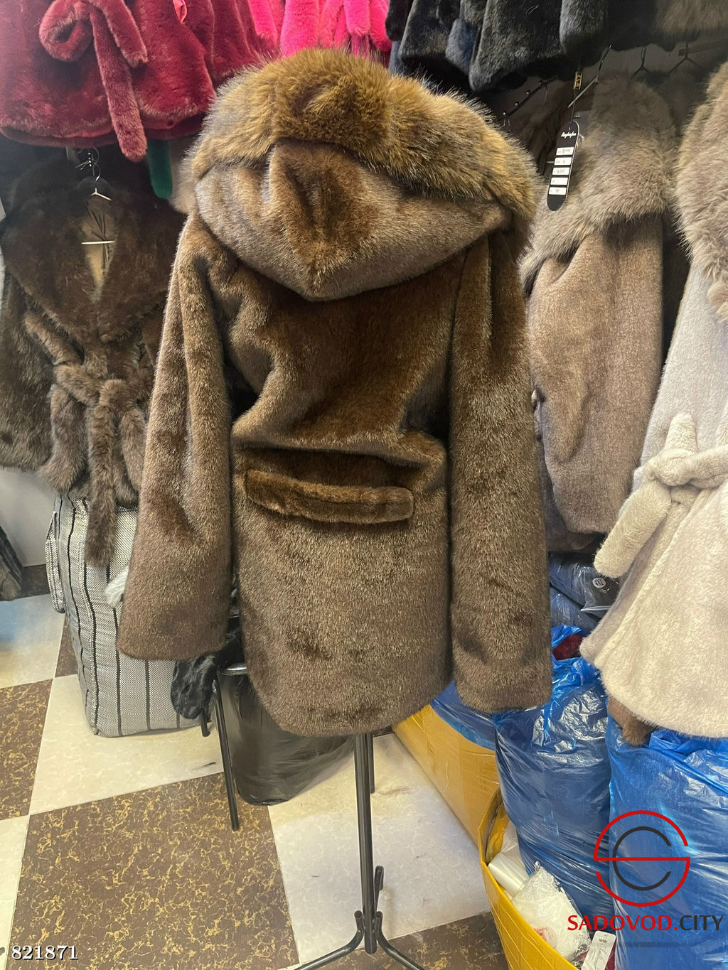 Шуба женская из искусственного меха - Bruno фото 2
