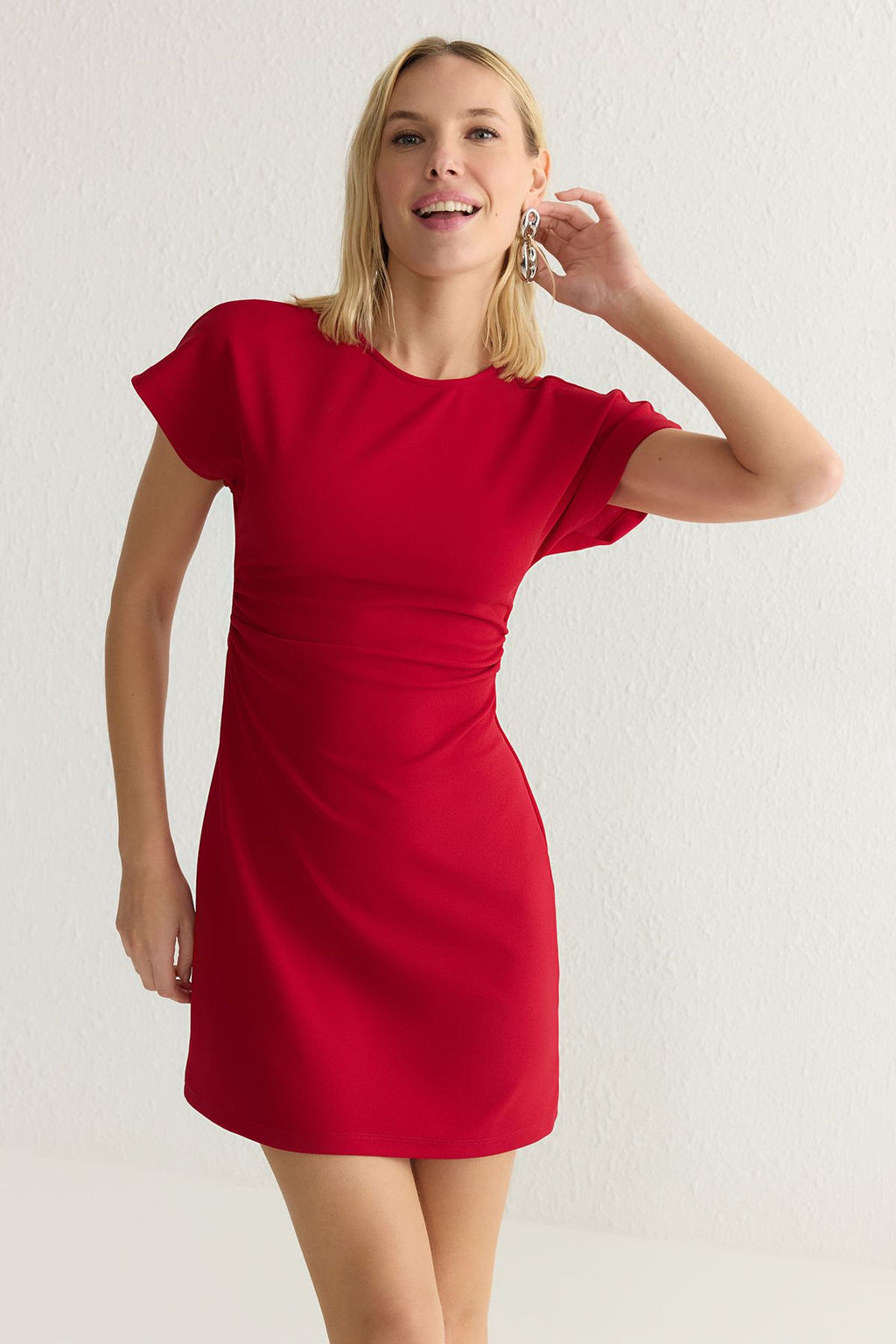 TRENDYOLMILLA K?rm?z? Bodycone/Vucuda Oturan Buzgu/Drape Detayl? Mini Orme Elbise TWOSS25EL00086  фото 6