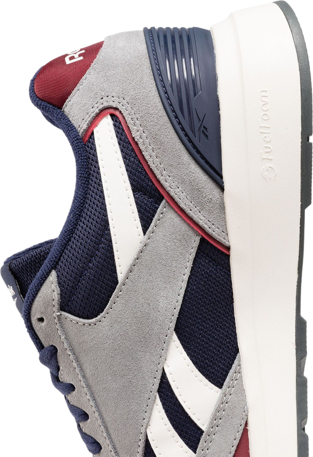 Кроссовки взрослые