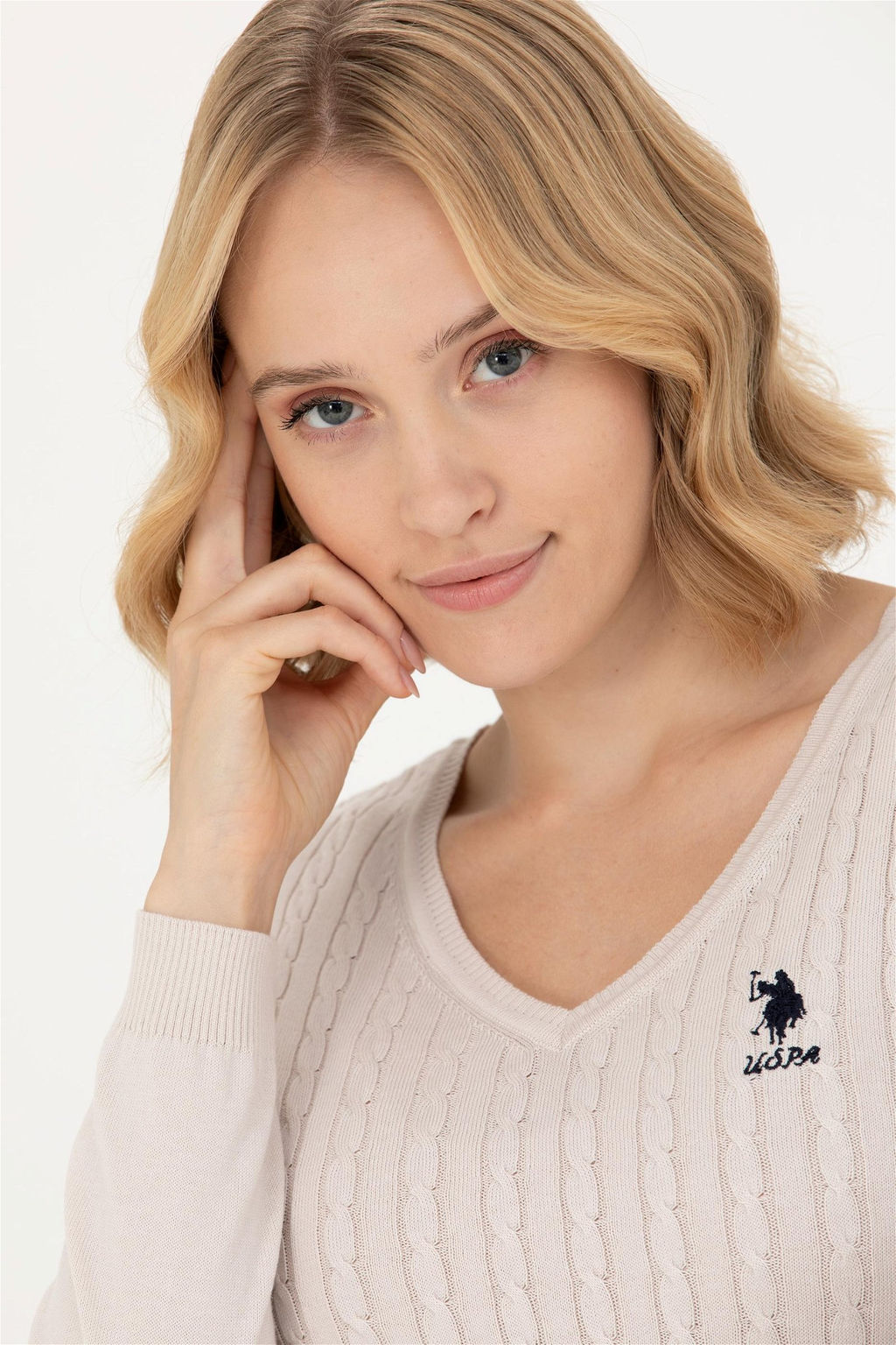 Женский кремовый базовый свитер с v-образным вырезом Неожиданная скидка в корзине - U.s. polo assn фото 2