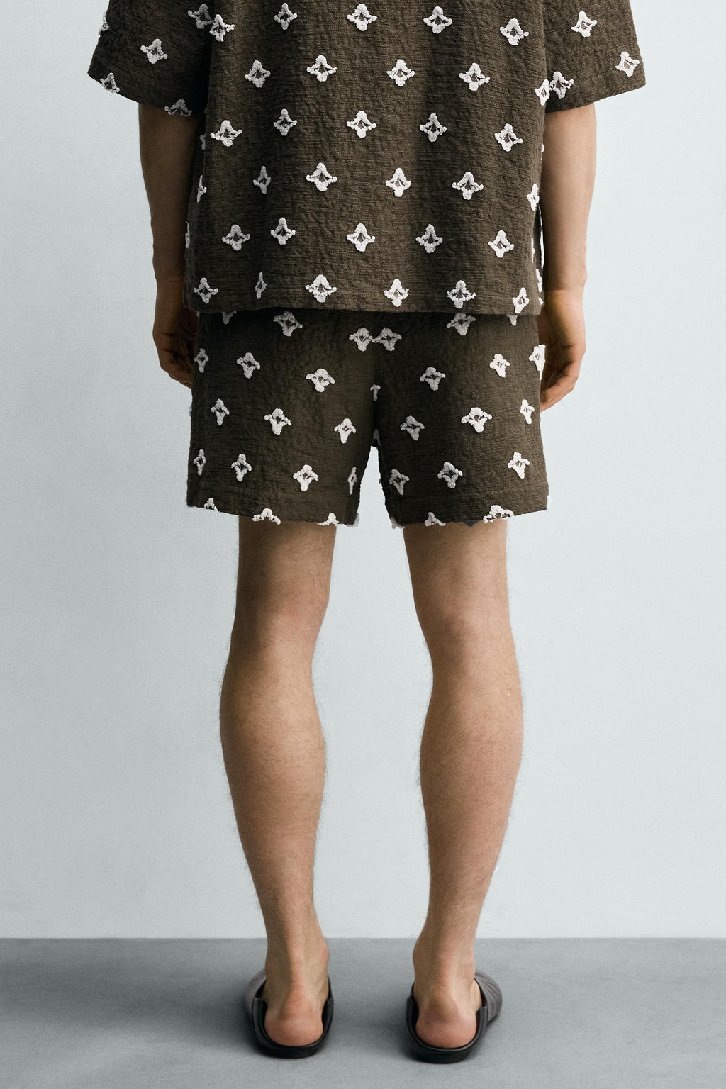 BERMUDA RELAXED FIT JACQUARD TEXTURA / Khaki oscuro - Zara фото 3