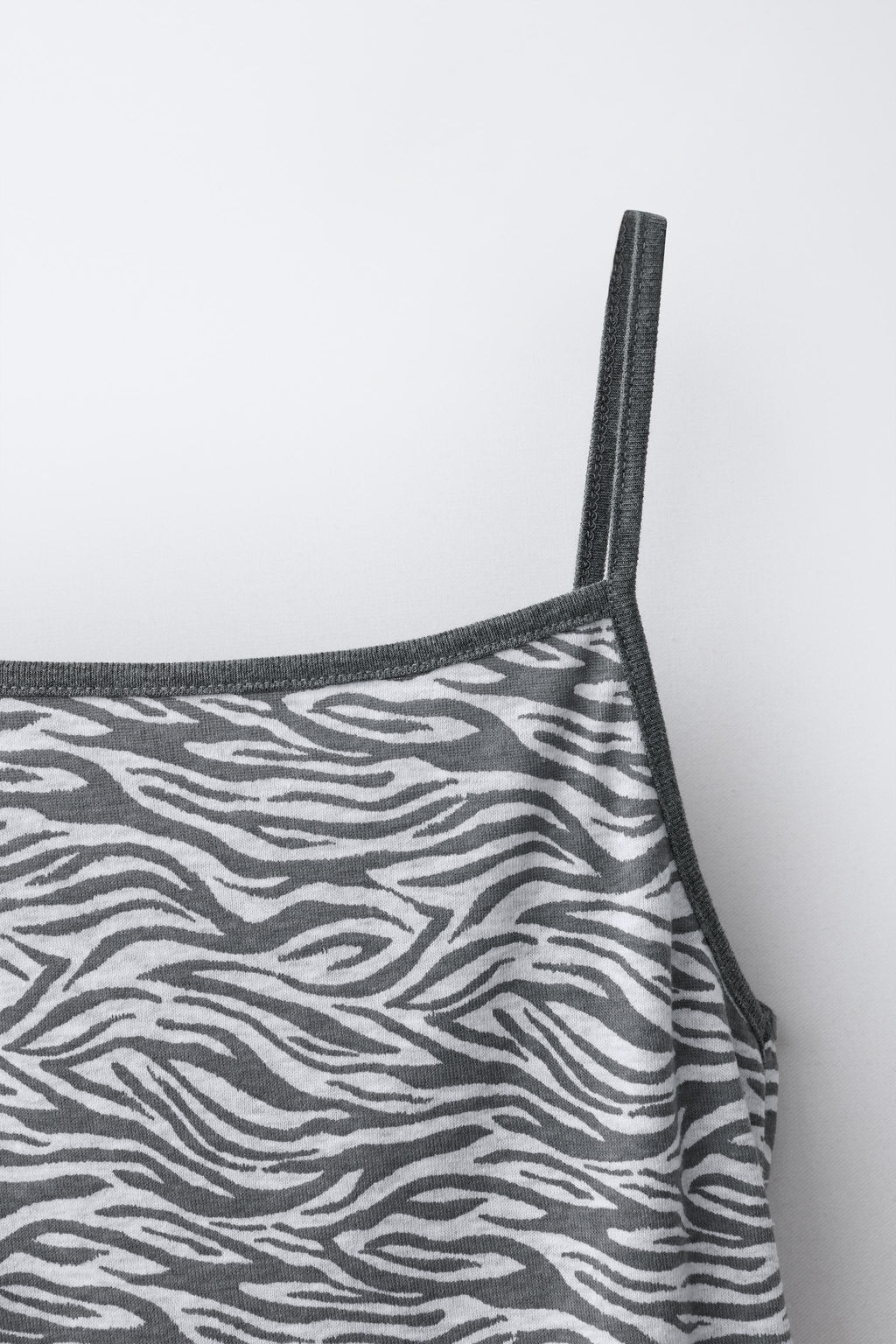 TOP ESTAMPADO CEBRA / Gris vigor? - Zara фото 4