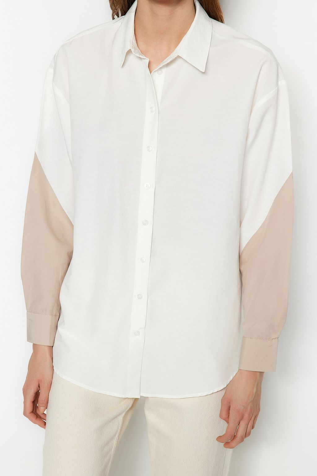 TRENDYOLMILLA Ekru Renk Bloklu Boyfriend Genis Kal?p Dokuma Gomlek TWOSS23GO00393  фото 10