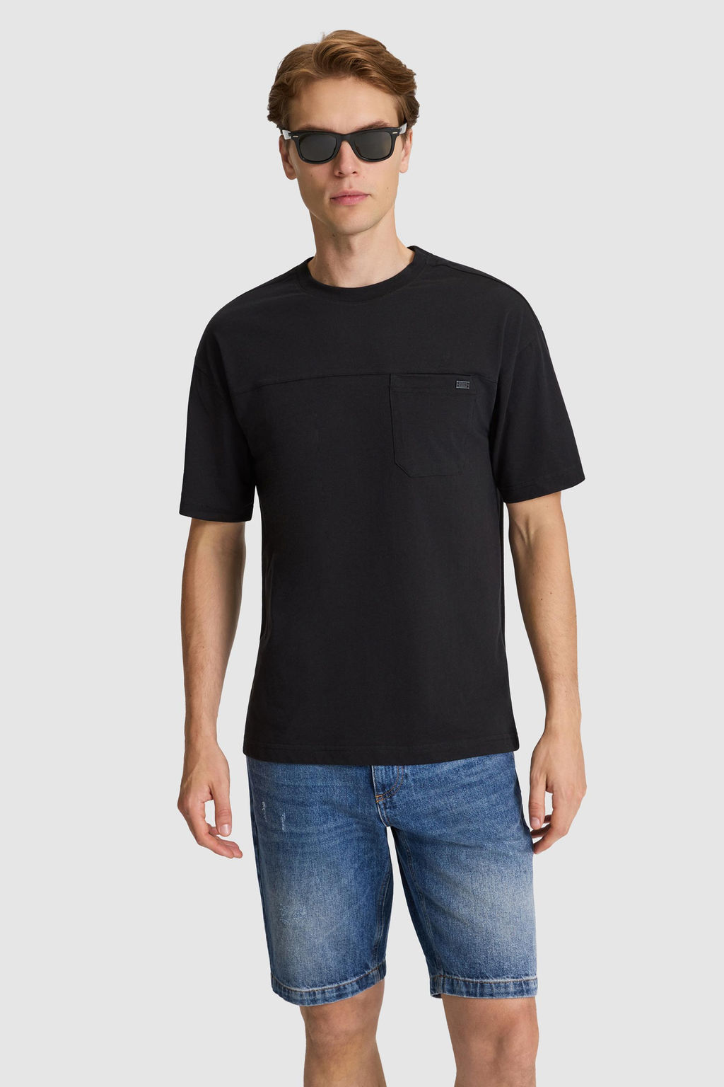 Erkek Siyah Comfort Fit Bisiklet Yaka Ti__rt