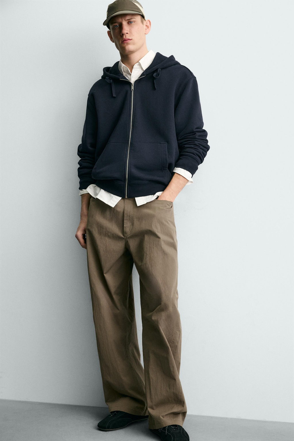 PANTAL?N CURVED FIT / Khaki - Zara фото 6