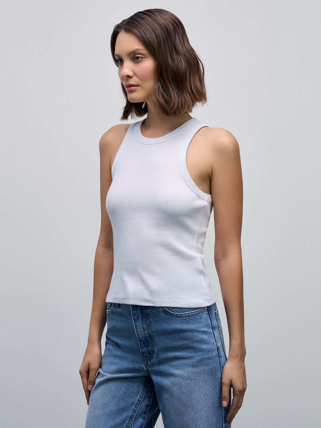 Базовая майка с вырезом халтер / Zarina фото 4