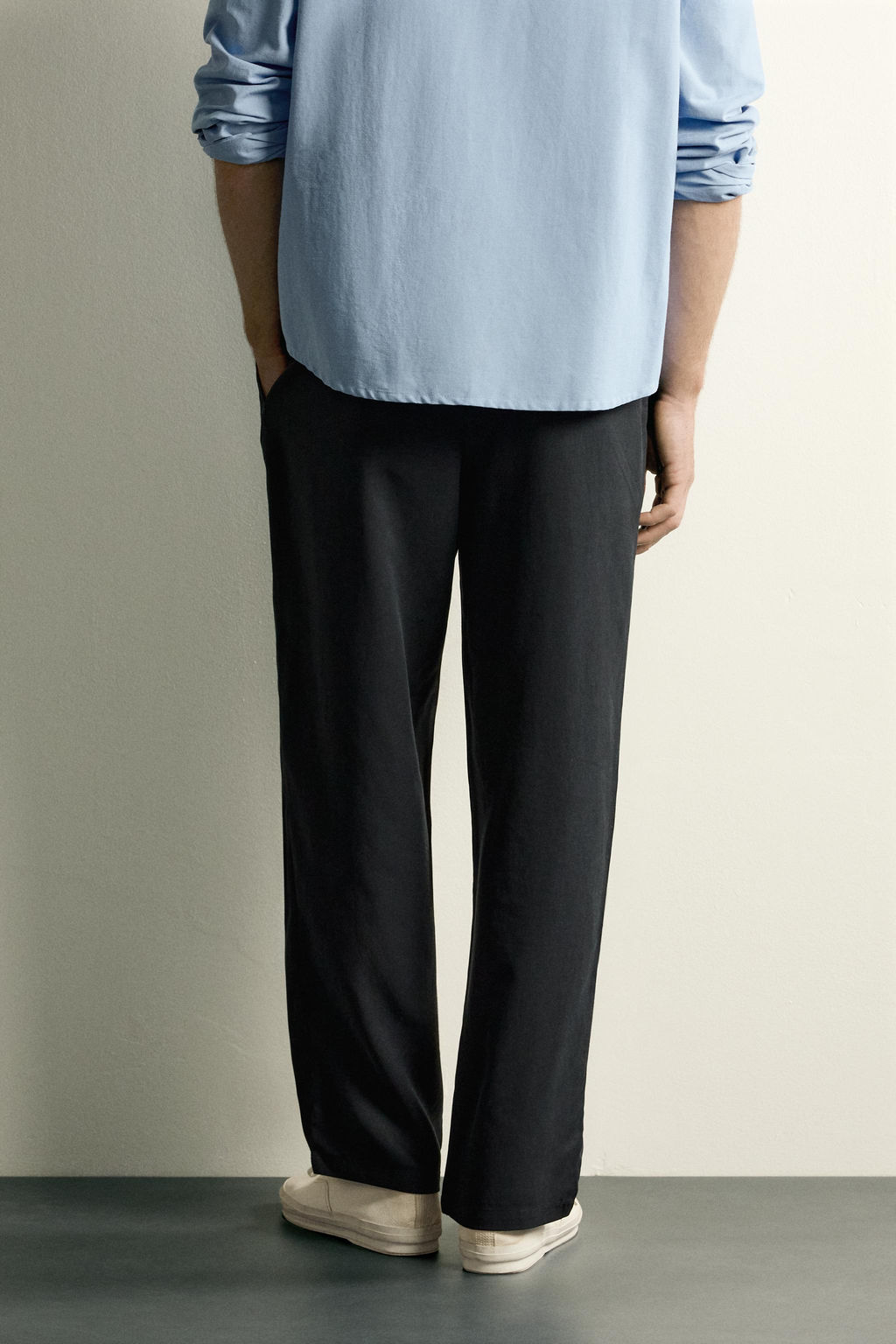 PANTAL?N RELAXED FIT 100% LYOCELL / Negro - Zara фото 3