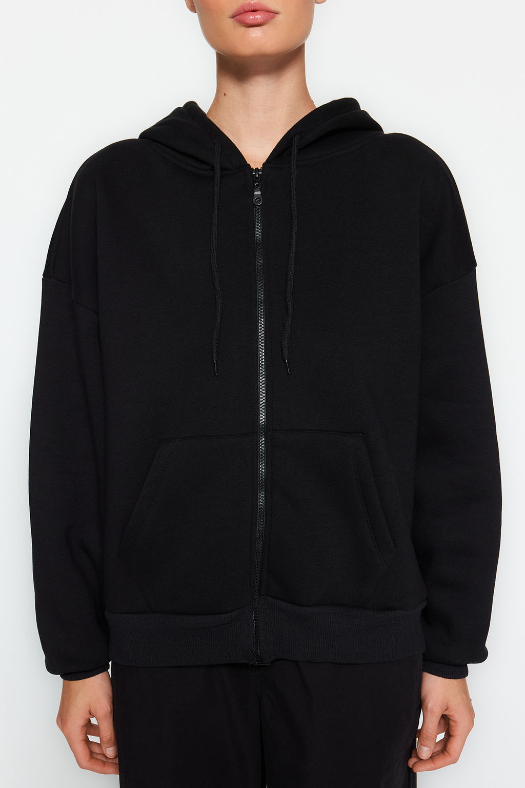 Siyah Oversize/Rahat Kesim Basic Kapusonlu Kal?n Ici Polarl? Orme Sweatshirt TWOAW24SW00188
