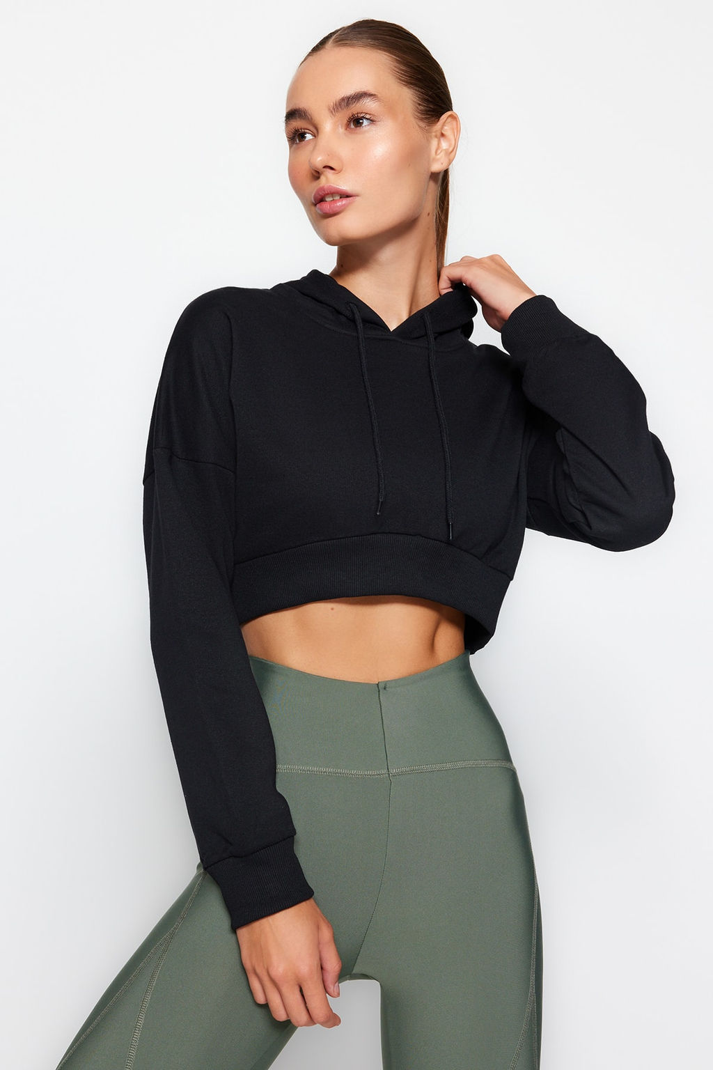 Siyah Crop Kapusonlu Ici Polarl? Orme Spor Sweatshirt TWOAW21SW0662 - Trendyolmilla фото 4