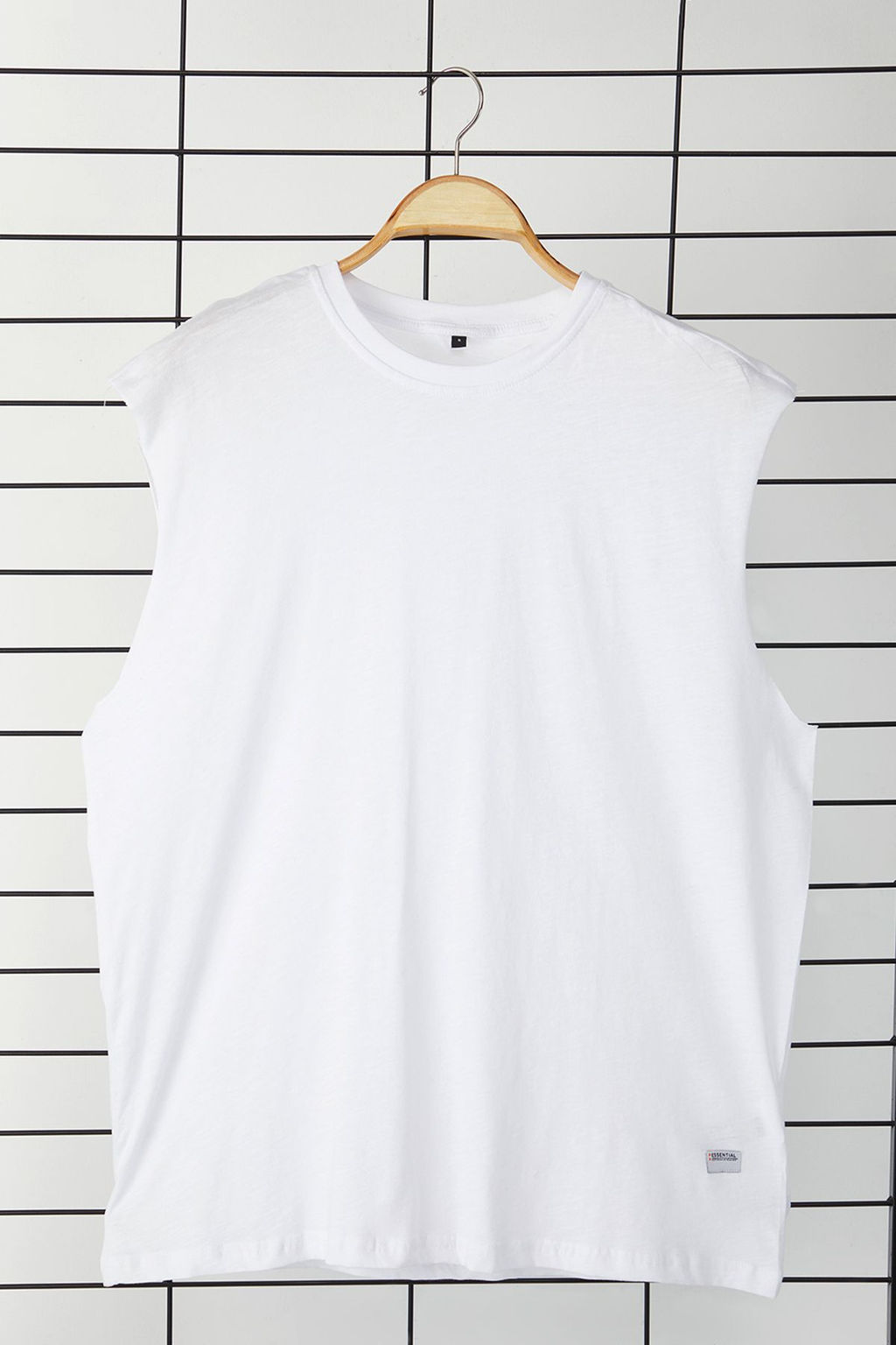 Siyah Oversize/Genis Kesim Basic Etiketli %100 Pamuk Kolsuz T-shirt/Atlet TMNSS25AL00002 - Trendyolmilla фото 6