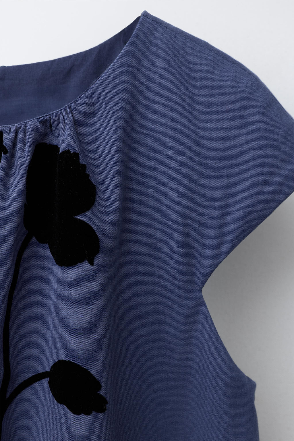 FLOCKED FLORAL DRESS - Zara фото 3