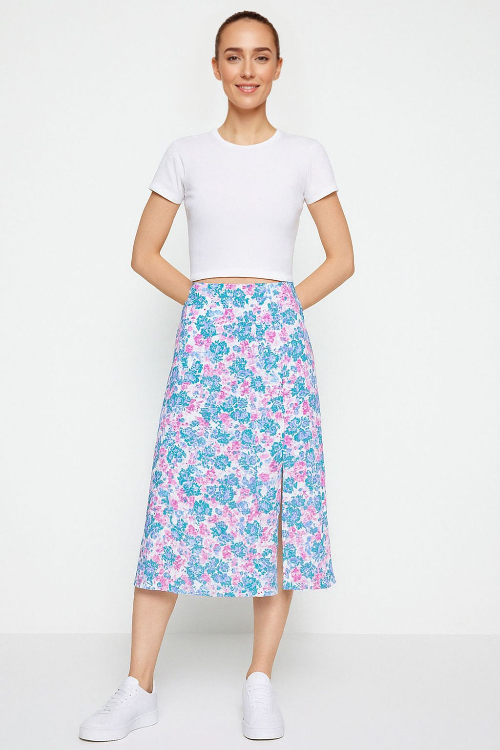 Indigo-Ekru Y?rtmac Detayl? Cicek Desenli Viskon Kumasl? Midi Dokuma Etek TWOSS20ET0230