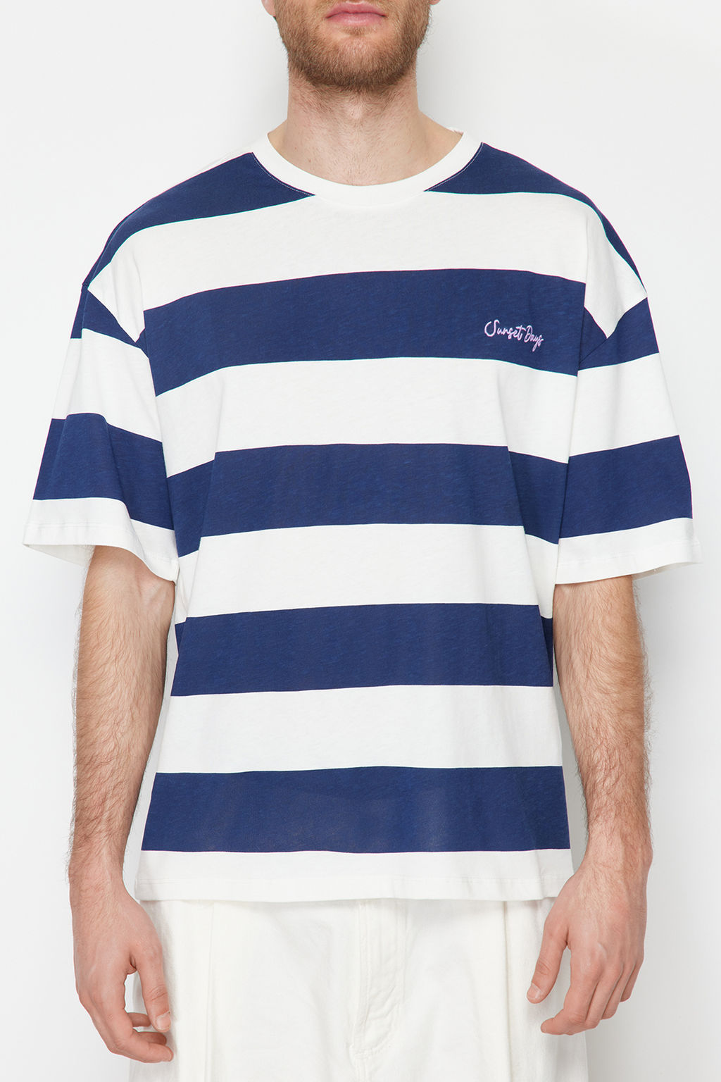 TRENDYOL MAN Lacivert Oversize Yaz? Nak?sl? Cizgili %100 Pamuklu Tok Kumas T-shirt TMNSS24TS00099 - Trendyolmilla фото 5