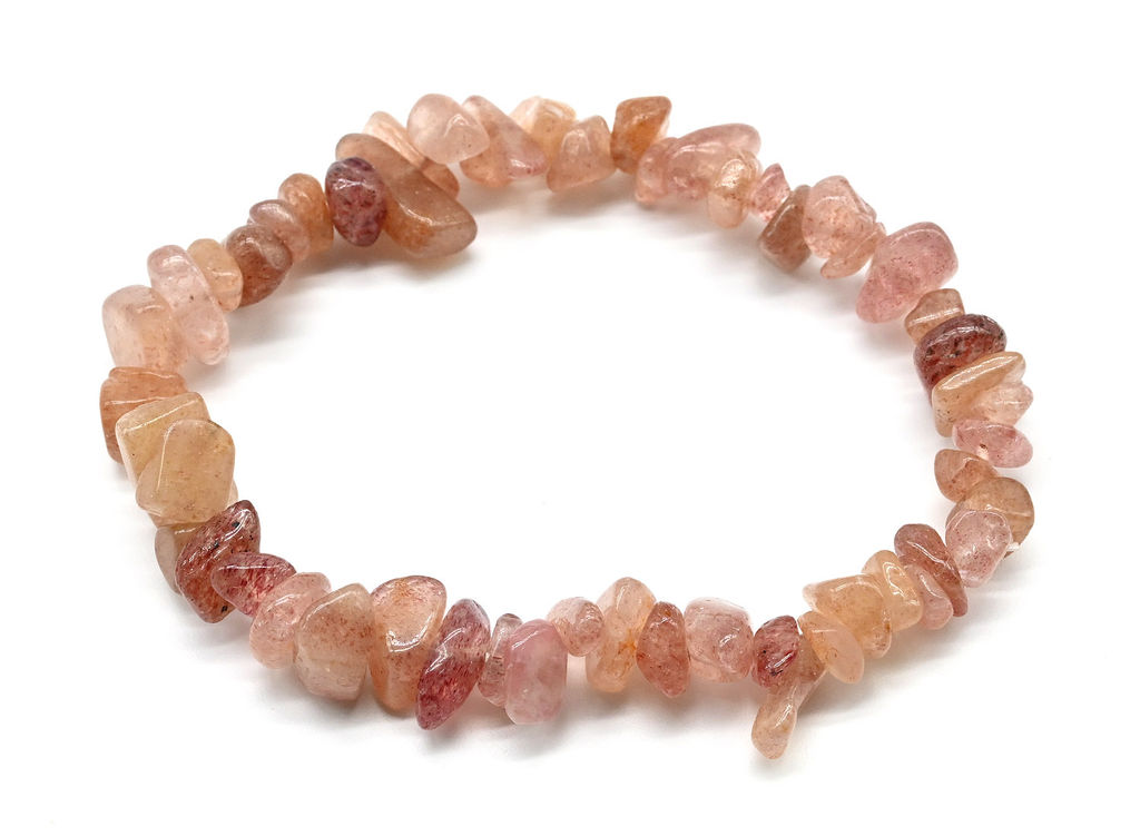 Браслет из крошки клубничного кварца, 17см