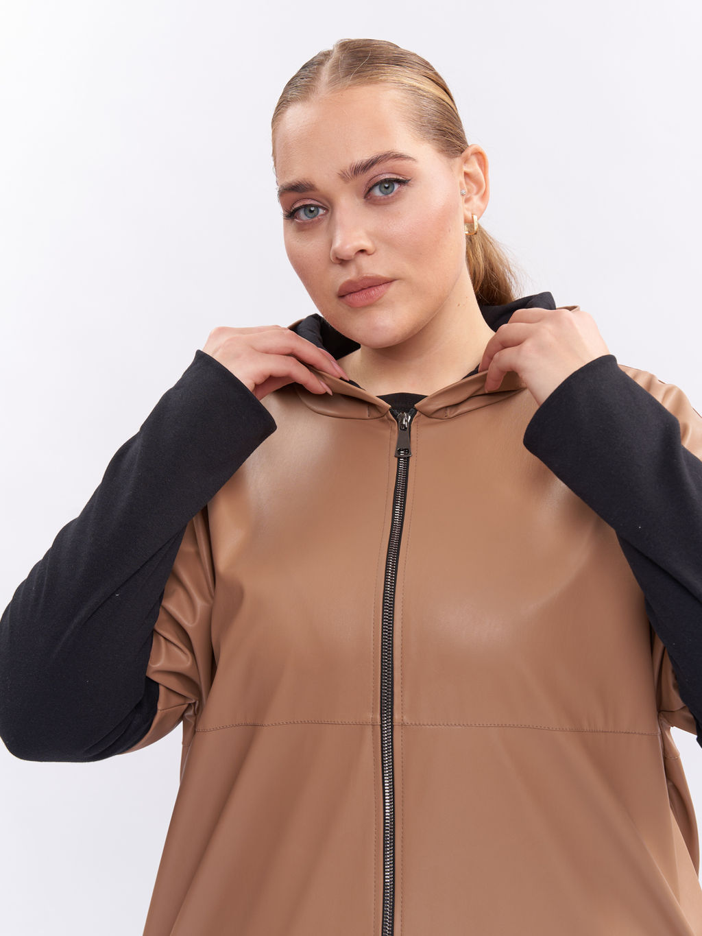 Пальто кожаное PL10209BRW19