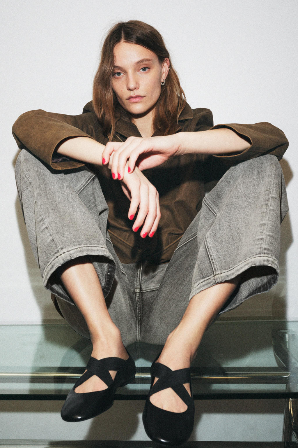 LEATHER BALLET FLATS WITH CROSSED ELASTIC STRAPS - Zara фото 6