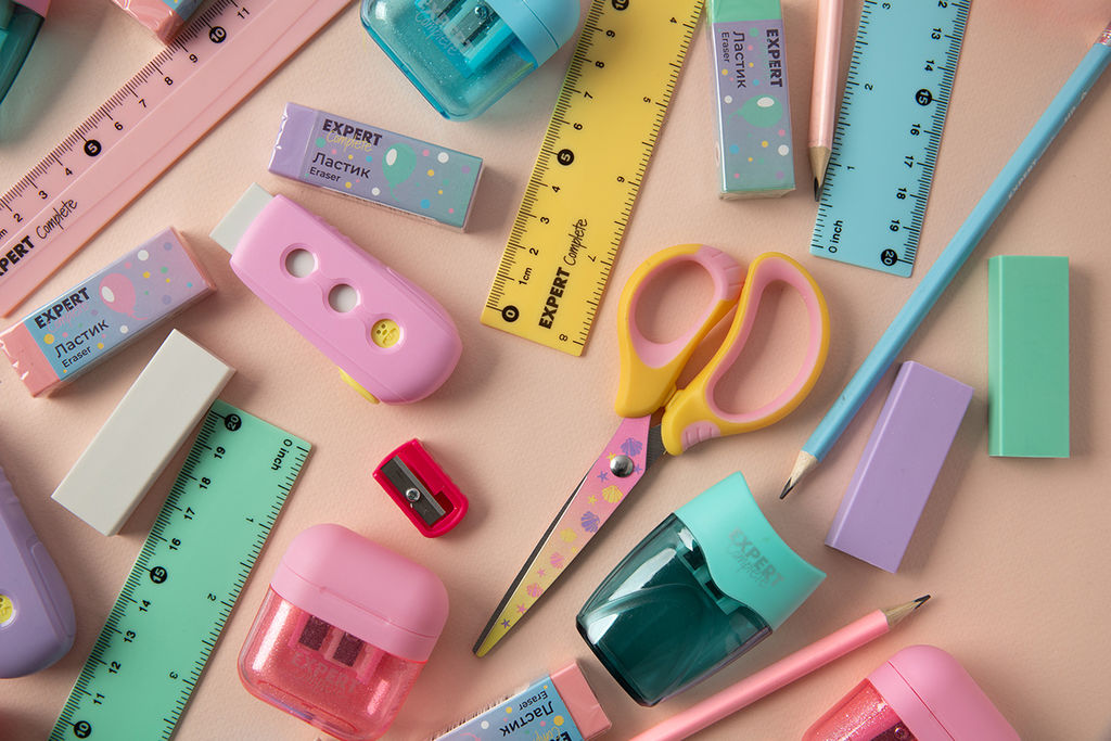 Expert Complete Точилка пластиковая с контейнером, 2 отверстия ECSH-07 12 шт. в ассортименте