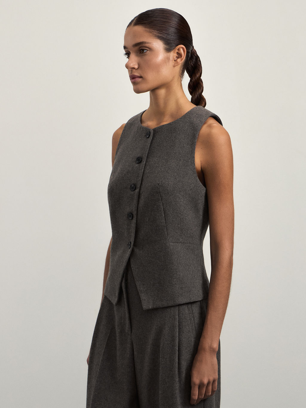 Жилет приталенный с шерстью / Zarina  фото 4