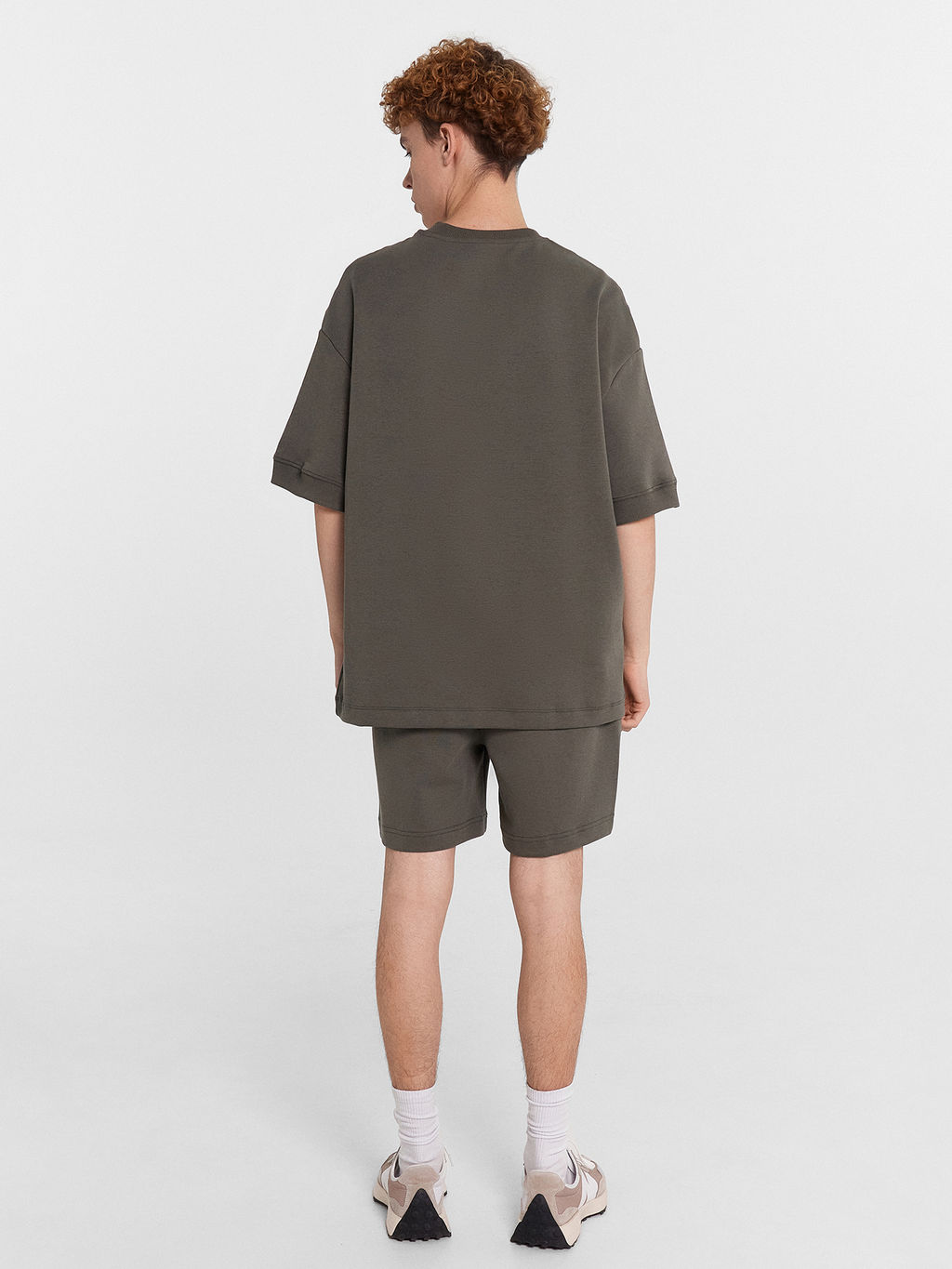 Комплект спортивный мужской хаки (джемпер, шорты) темный хаки 191032 - Mark formelle фото 3