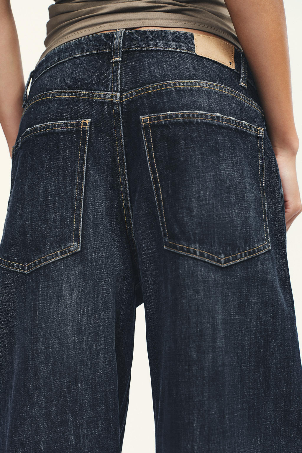 JEANS TRF BAGGY BARREL TIRO MEDIO / Marino