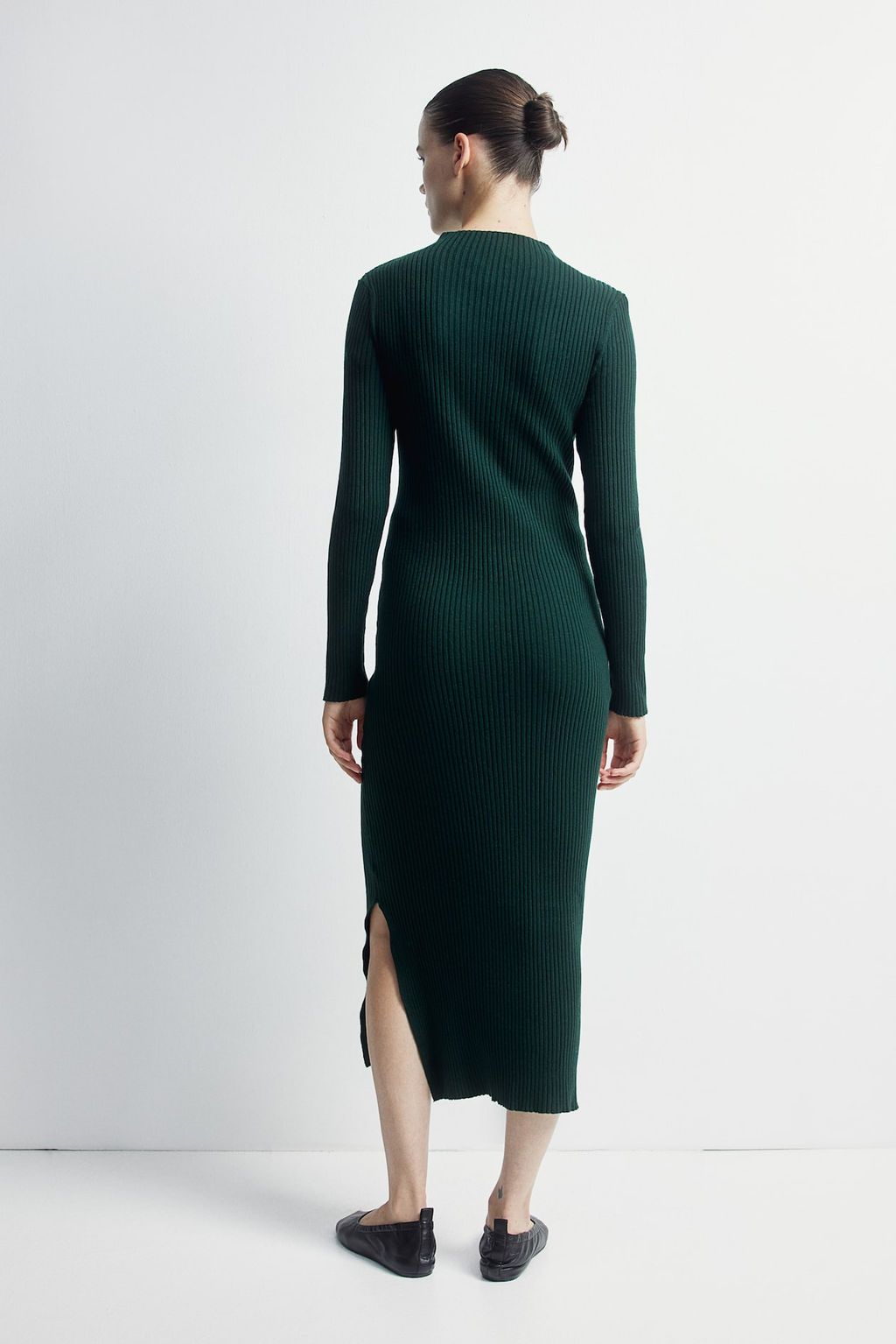 MAMA Vestido en punto acanalado con cuello perkins - H&m фото 4