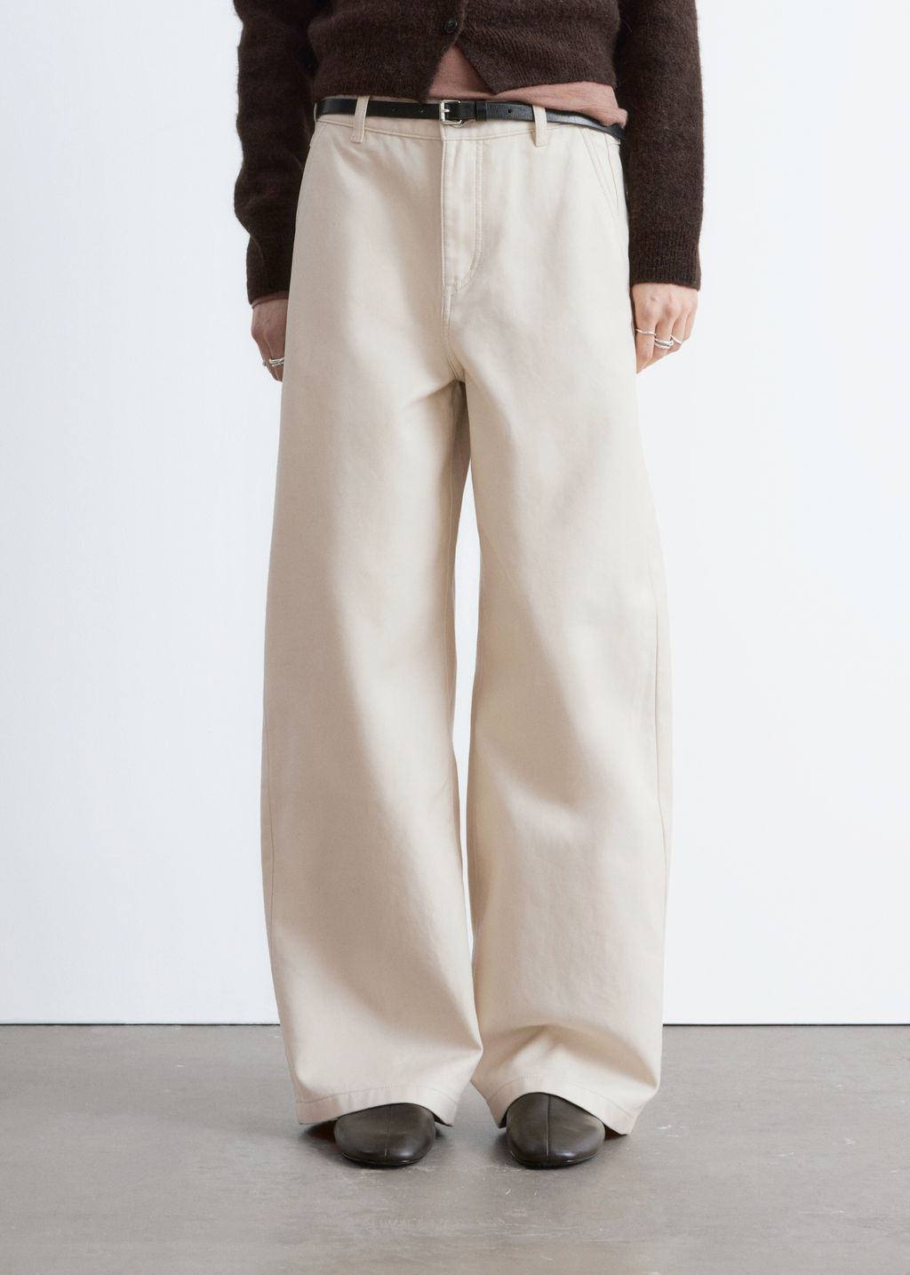 Pantalones de algod?n relajados de perneras anchas - H&m фото 5