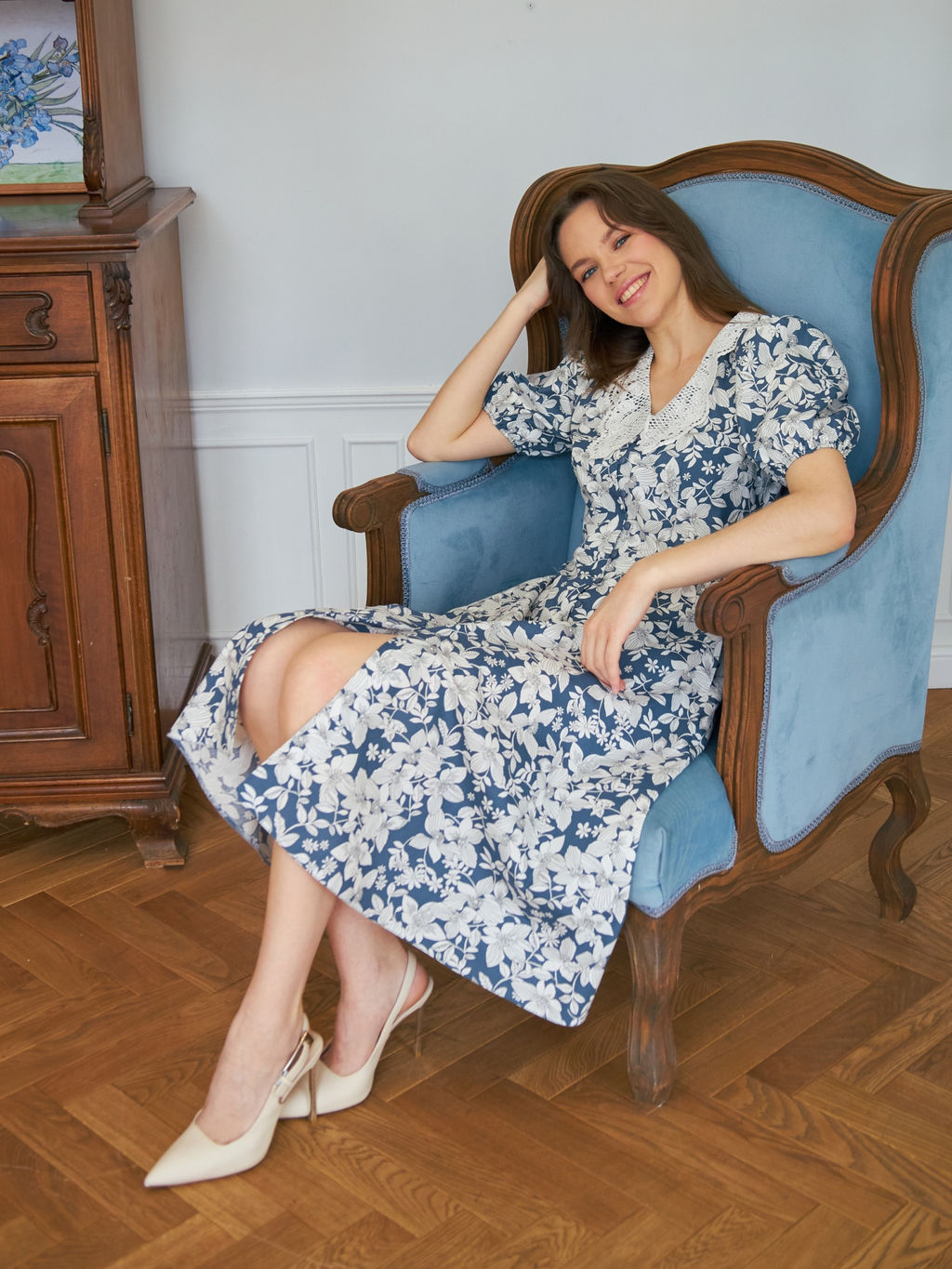 Платье из хлопка с кружевным воротником OD-948-2 белые цветы на синем