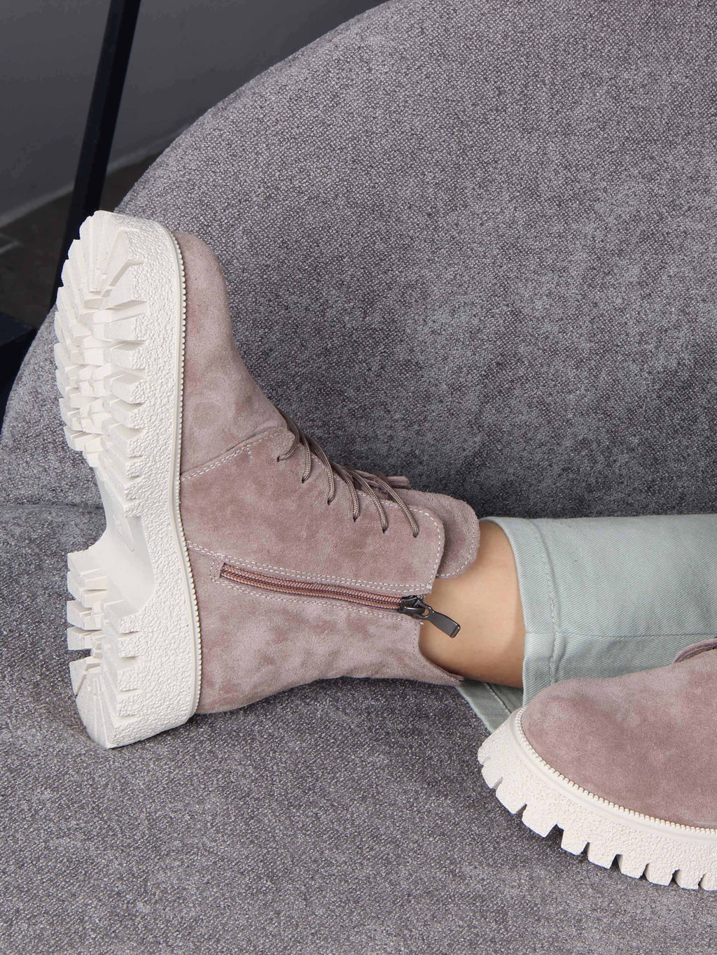 Ботинки 228.V.1541be. Капучино замша/Байка