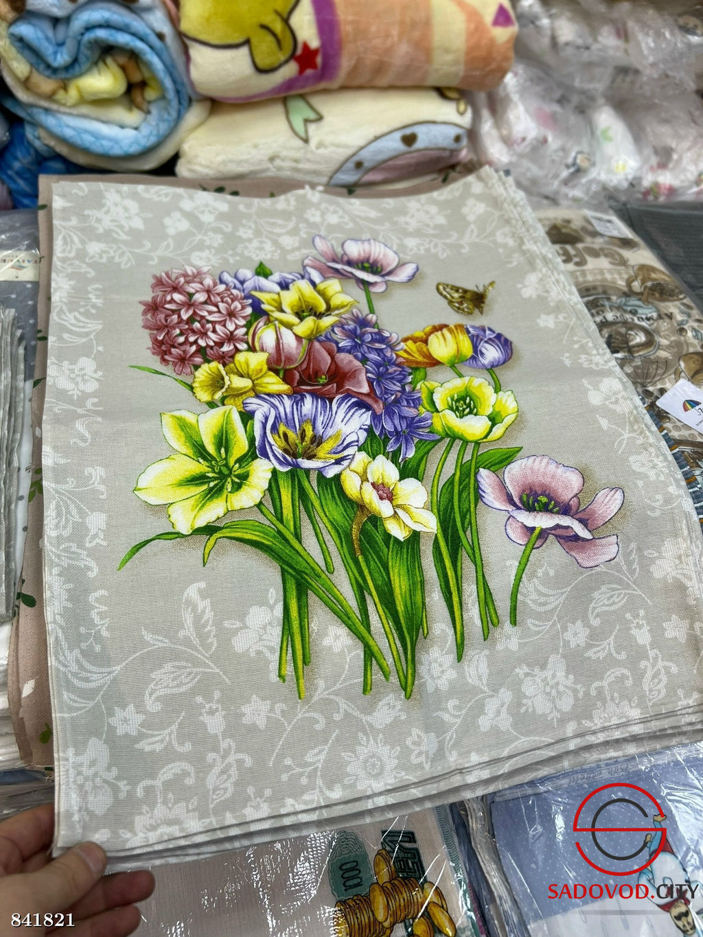 Льняное полотенце с рисунком