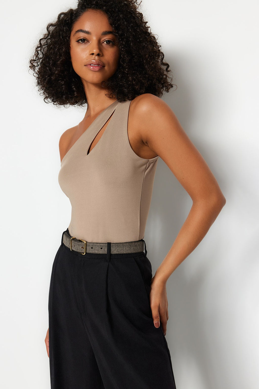 Vizon Asimetrik Yaka Asimetrik Yaka Cut Out Detayl? Alttan C?tc?l? Orme Body TWOSS23BD00014