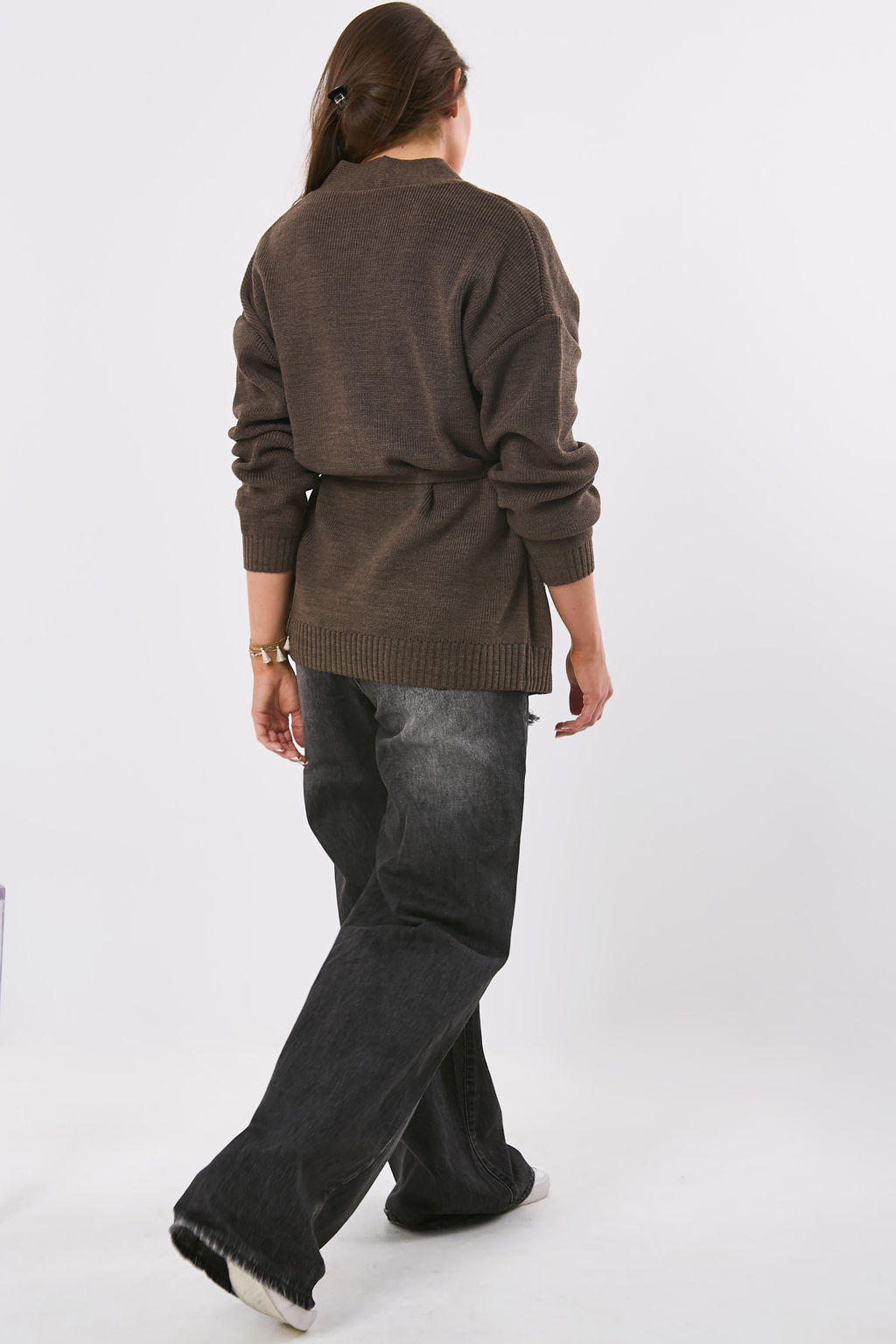 Кардиган объемный без застежки коричневый