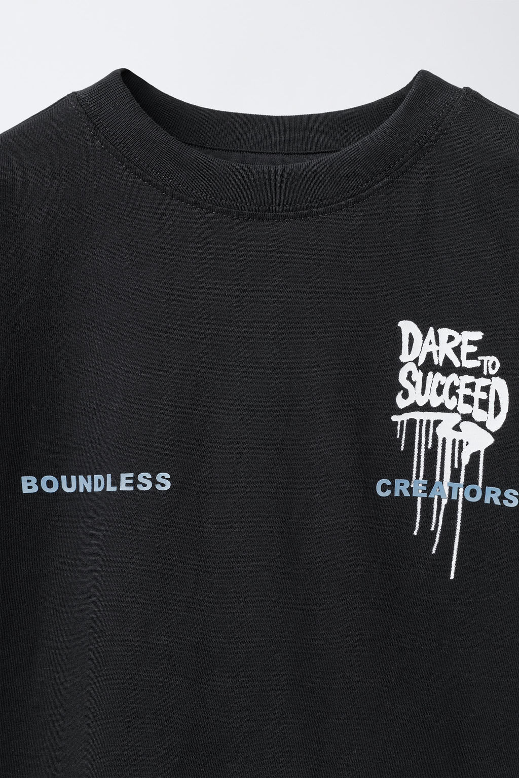 GRAFFITI PRINT T-SHIRT