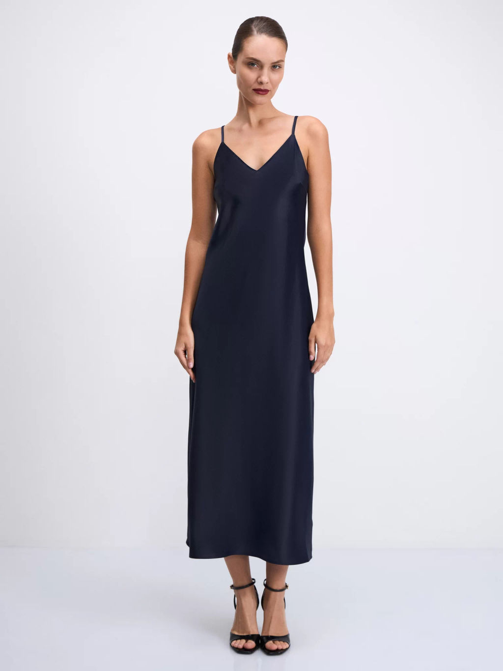 Атласное платье на бретелях / Zarina  фото 5