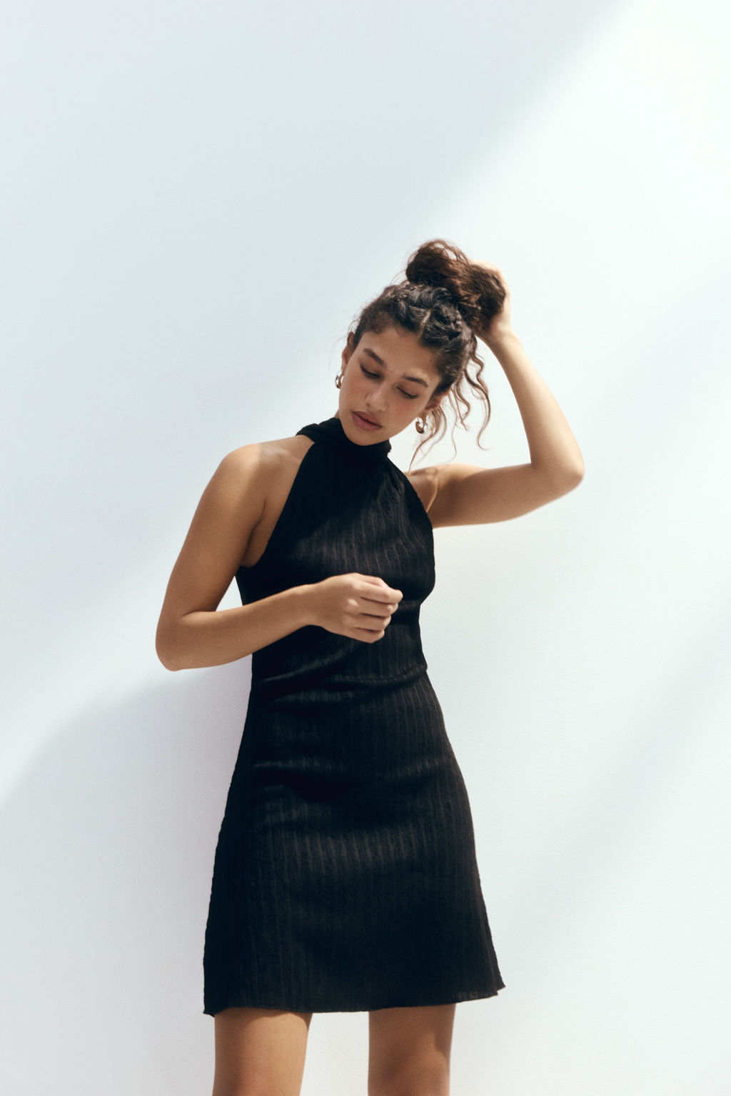 Vestido halter con efecto arrugado - H&m фото 4