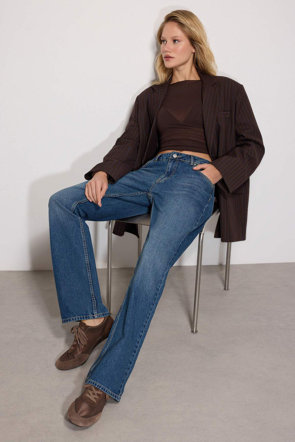 TRENDYOLMILLA Koyu Mavi Dusuk Bel Straight Jeans TWOSS24JE00100  фото 10