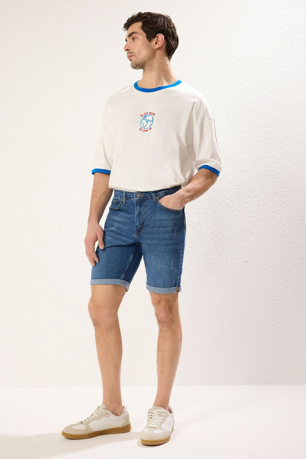 TRENDYOL MAN Mavi Slim Fit T?rm?k Destroylu Denim Kot Sort TMNSS21SR0727 - Trendyolmilla фото 4