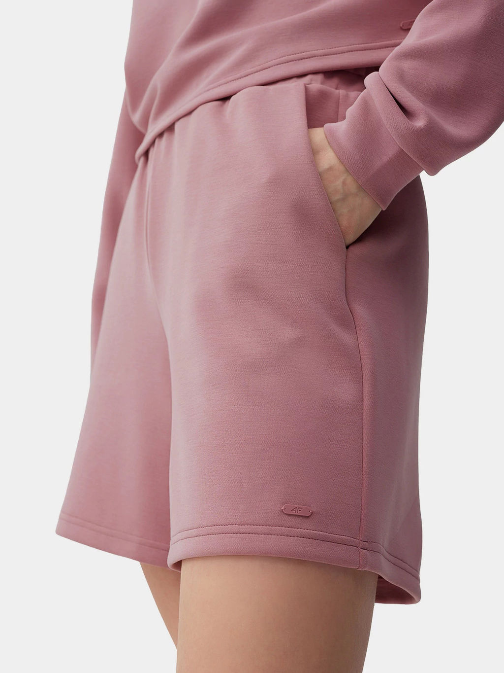 Шорты женские