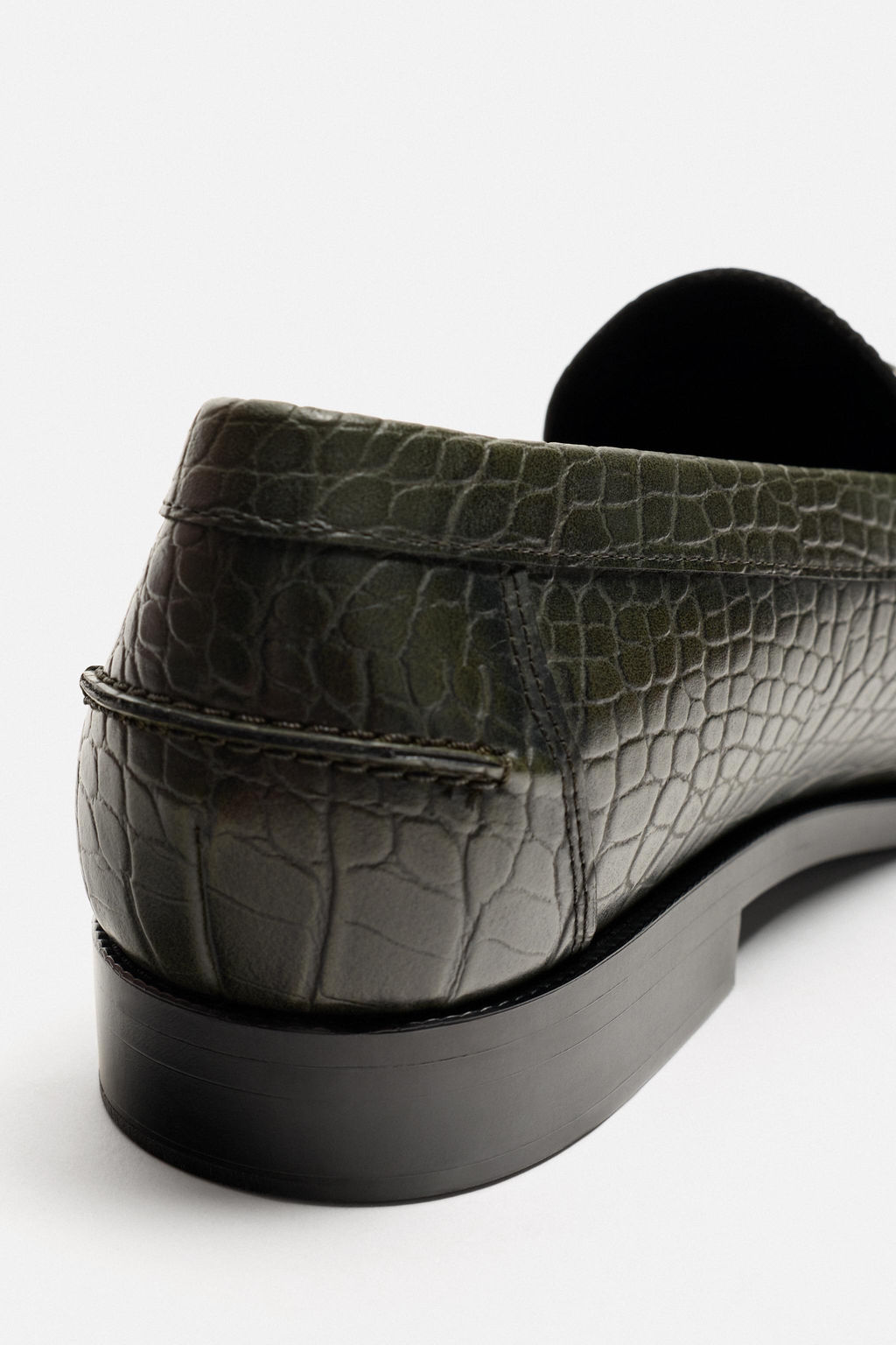 CROCODILE EMBOSSED LOAFER - Zara фото 5