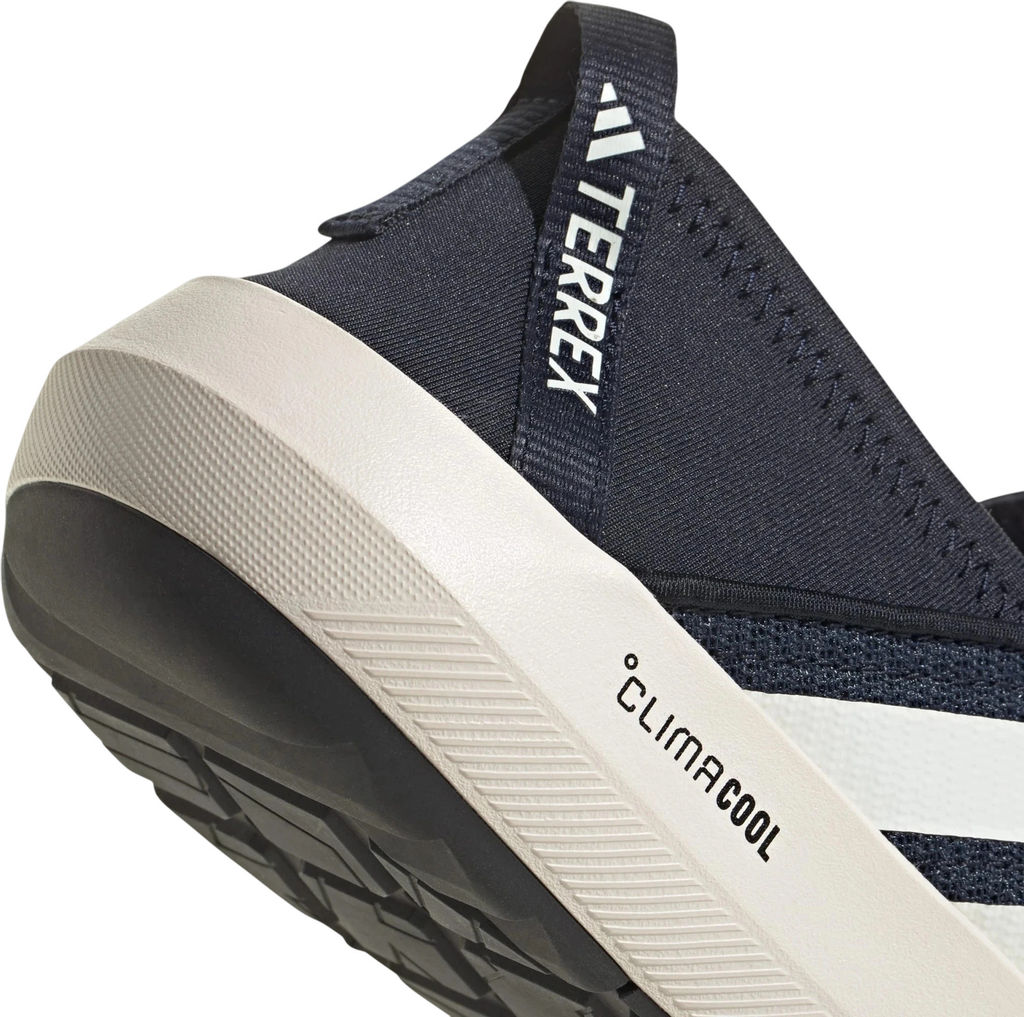 Кроссовки взрослые