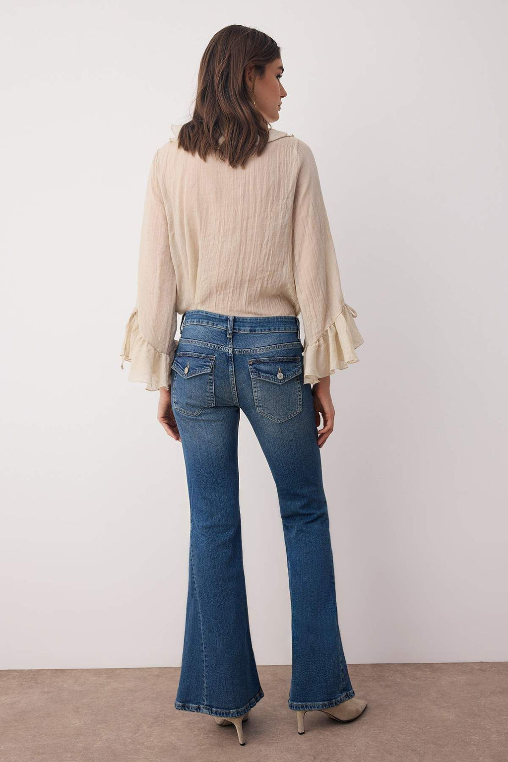 Mavi Dikis Detayl? Dusuk Bel Flare Jeans TWOAW26JE00043 - Trendyolmilla фото 4