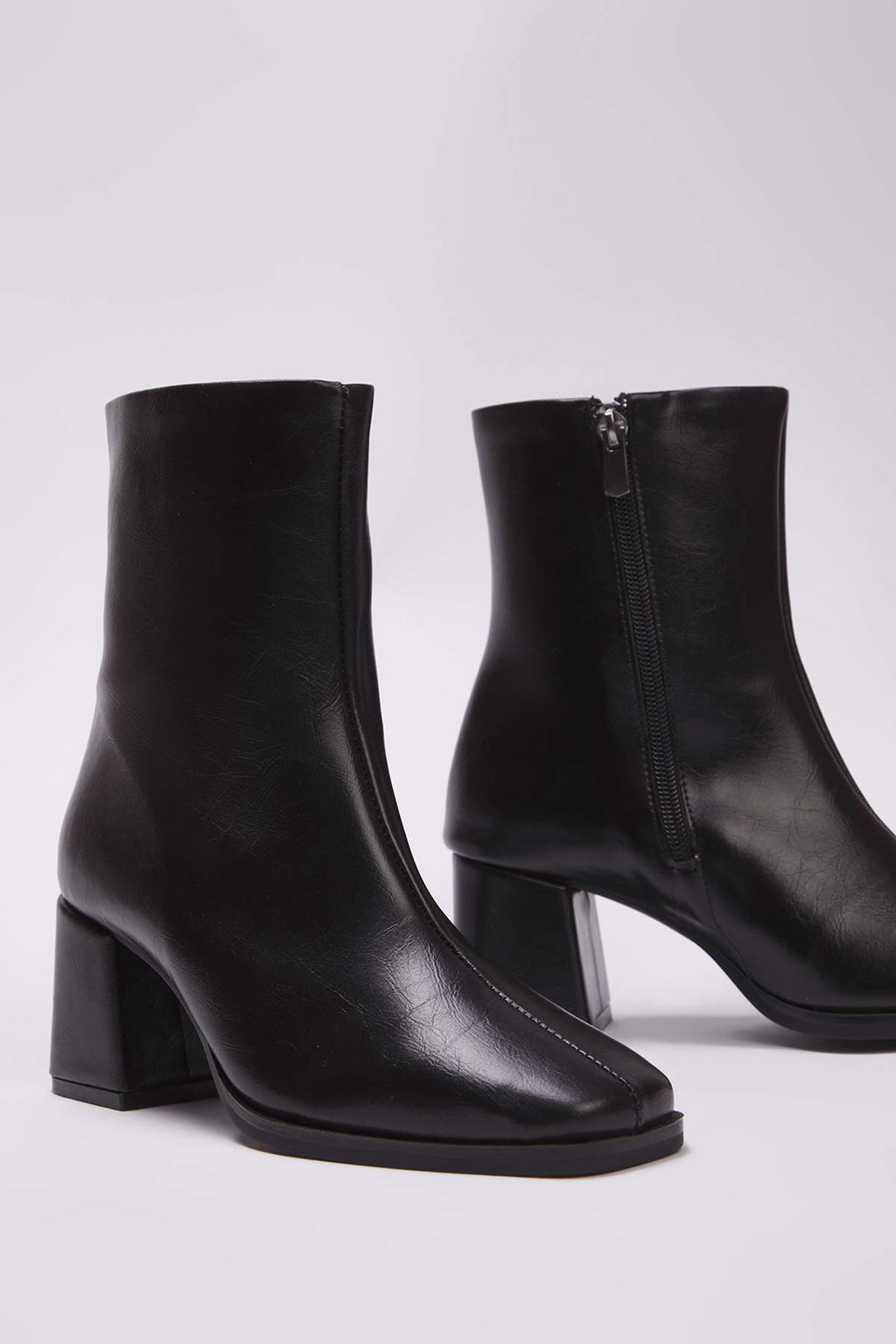 Siyah Kare Burun Blok Topuklu Kad?n Bot
TAKAW26BO00069 - Trendyolmilla фото 2