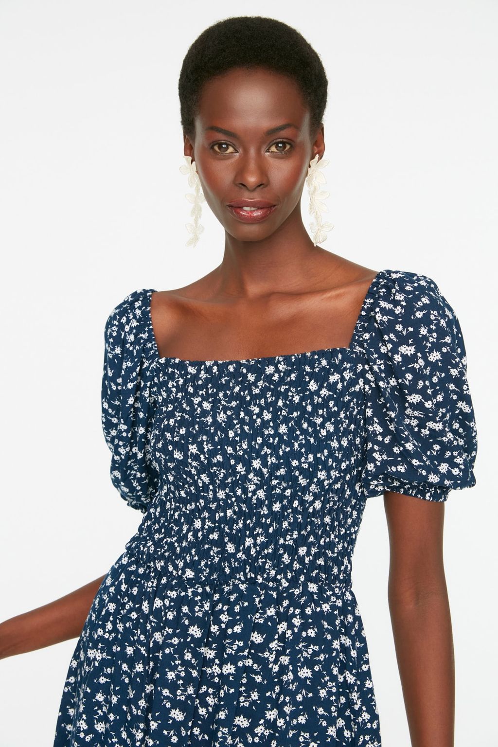 Lacivert Cicekli Skater/Belden Ac?lan Gipeli Viskon Mini Dokuma Elbise TWOSS22EL0370 - Trendyolmilla фото 3