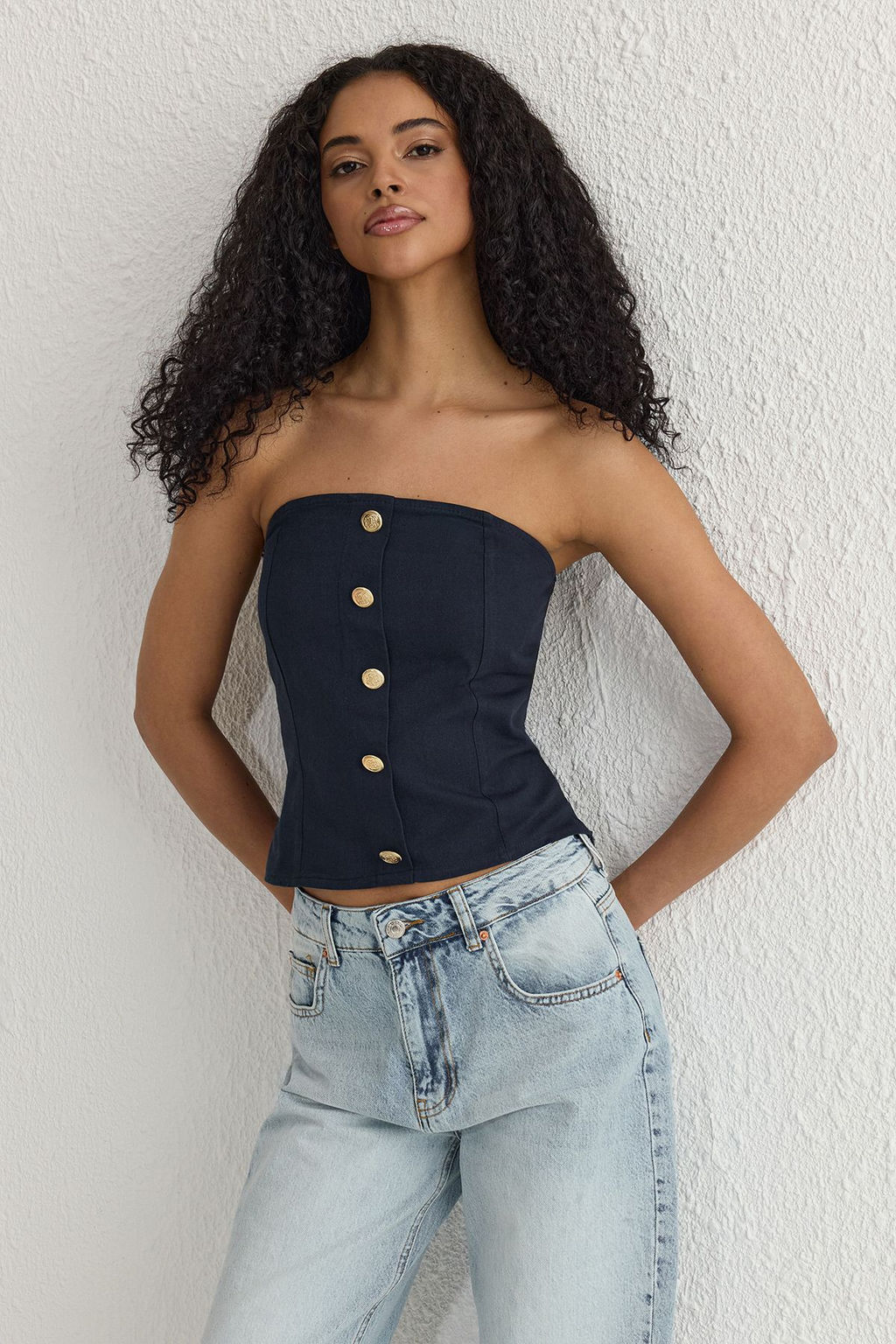 Trendyolmilla Lacivert Yumusak Hissiyatl? Straplez Crop Dokuma Bluz TWOSS25BZ00102