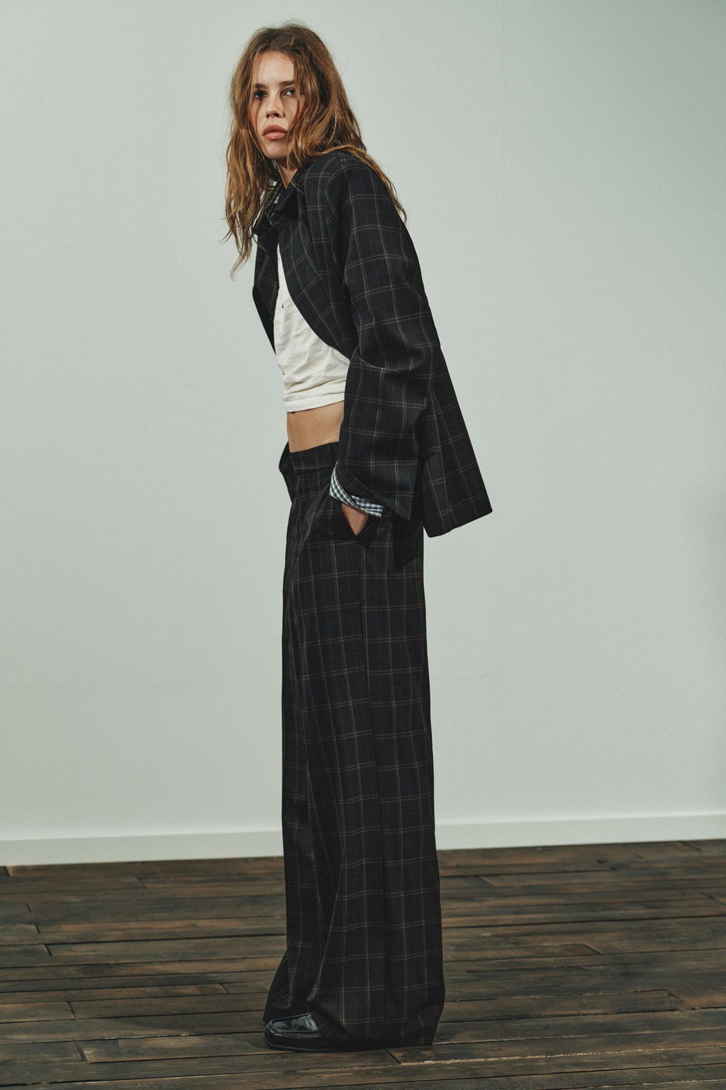 HIGH-WAIST CHECKED TROUSERS - Zara фото 4