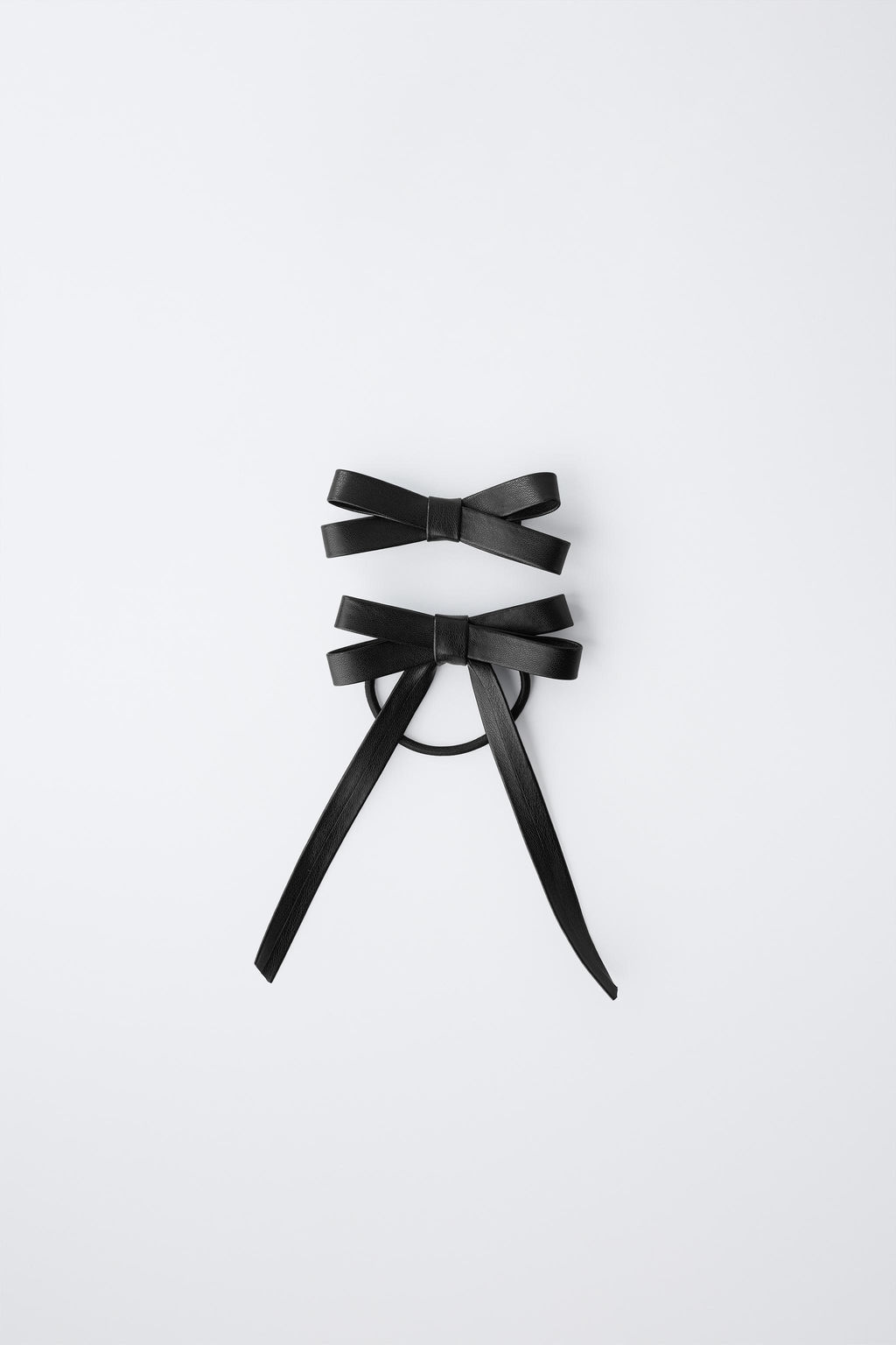 PACK OF HAIR CLIP AND LEATHER EFFECT BOW SCRUNCHIE